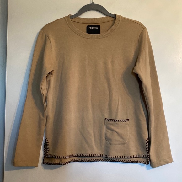 L’Agence Christy Contrast Stitch Top - Picture 2 of 8